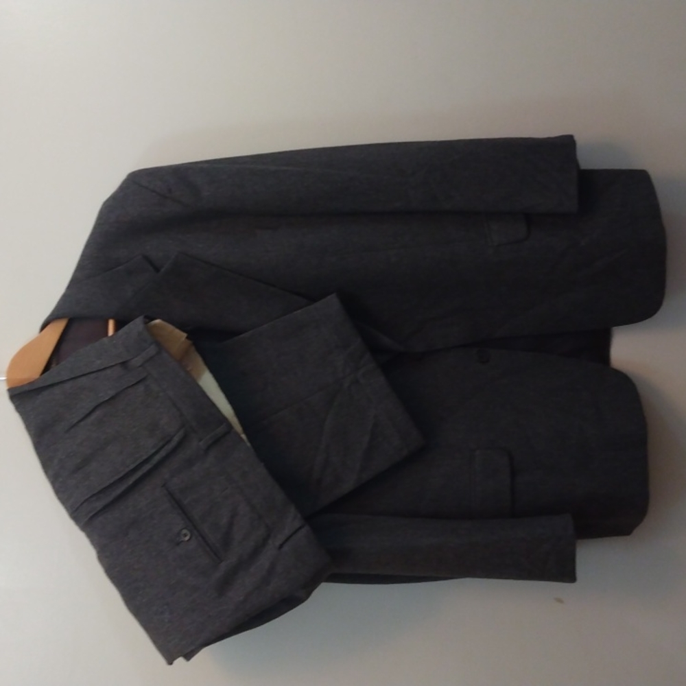 Vintage Calvin Klein Gray Flannel Wool/Cashmere Blend Suit 44R (Made in USA)